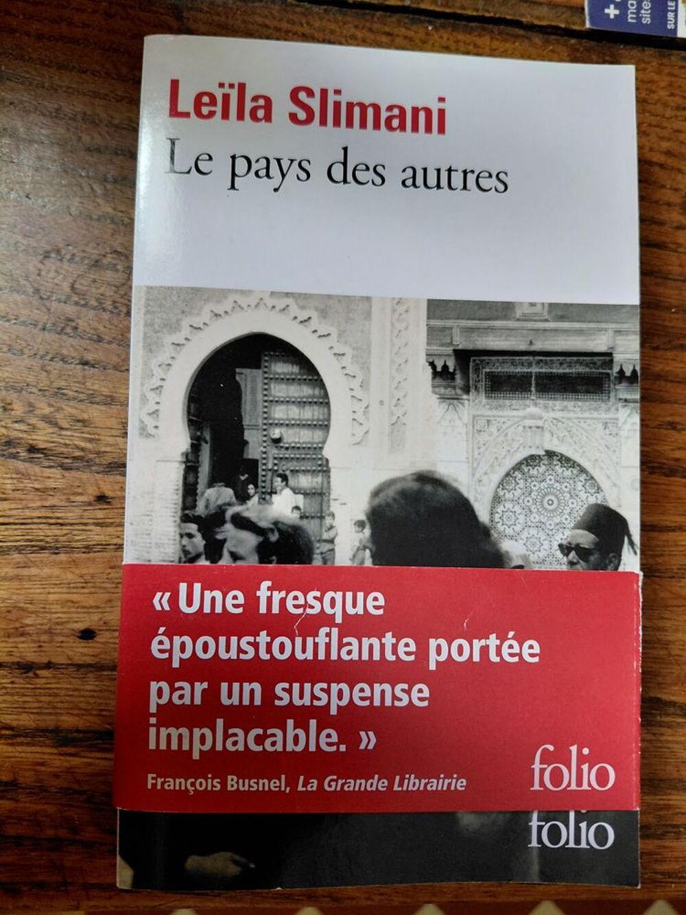 Le pays des autres (Le&iuml;la Slimani) neuf Livres et BD