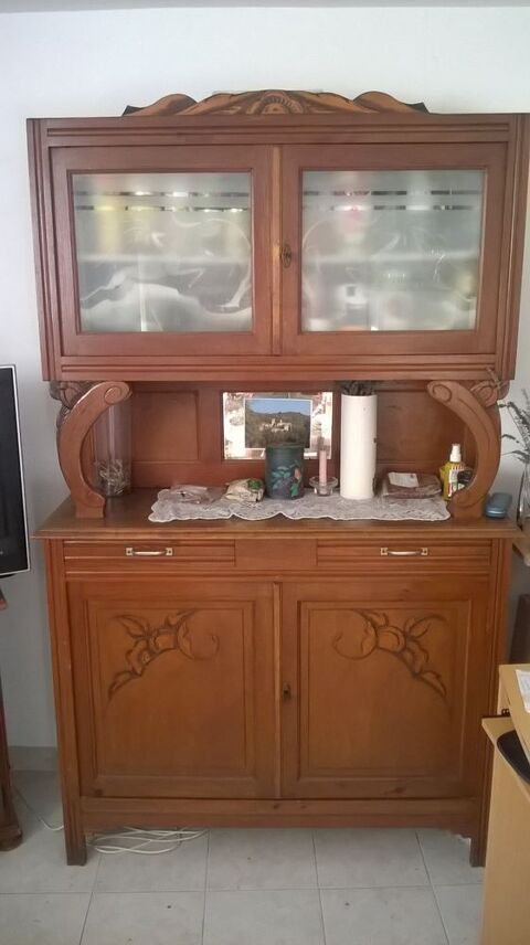 beau vaisselier buffet en bois massif. 50 Saint-André-de-Roquepertuis (30)