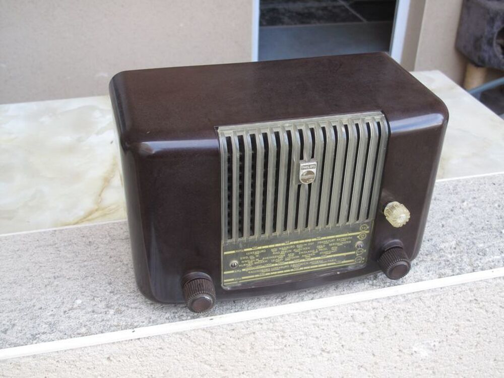 Radio vintage transform&eacute;e en enceinte bluetooth Audio et hifi