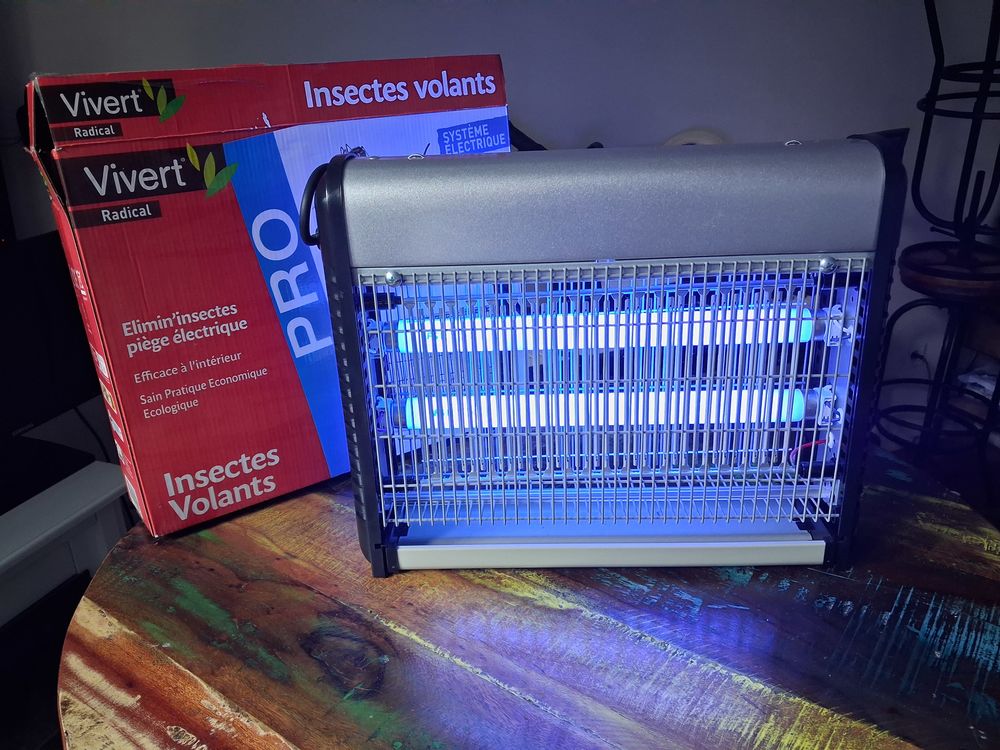 Pi&egrave;ge insectes volants (achet&eacute; 2025 et utilis&eacute; 1 semaine) Electroménager