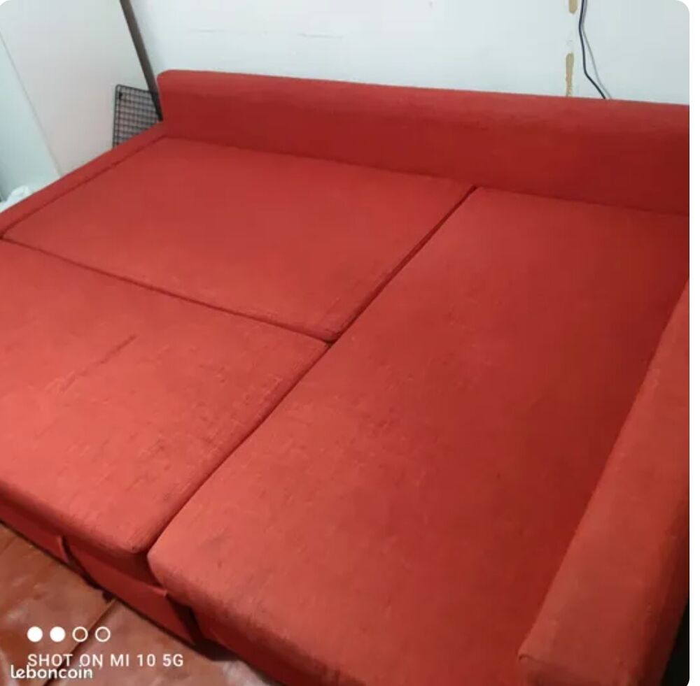 canap&eacute; d'angle convertible 
A venir chercher sur place Meubles