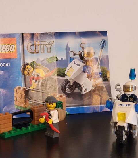 Lego city à la poursuite du bandit  60041 5 Nancy (54)