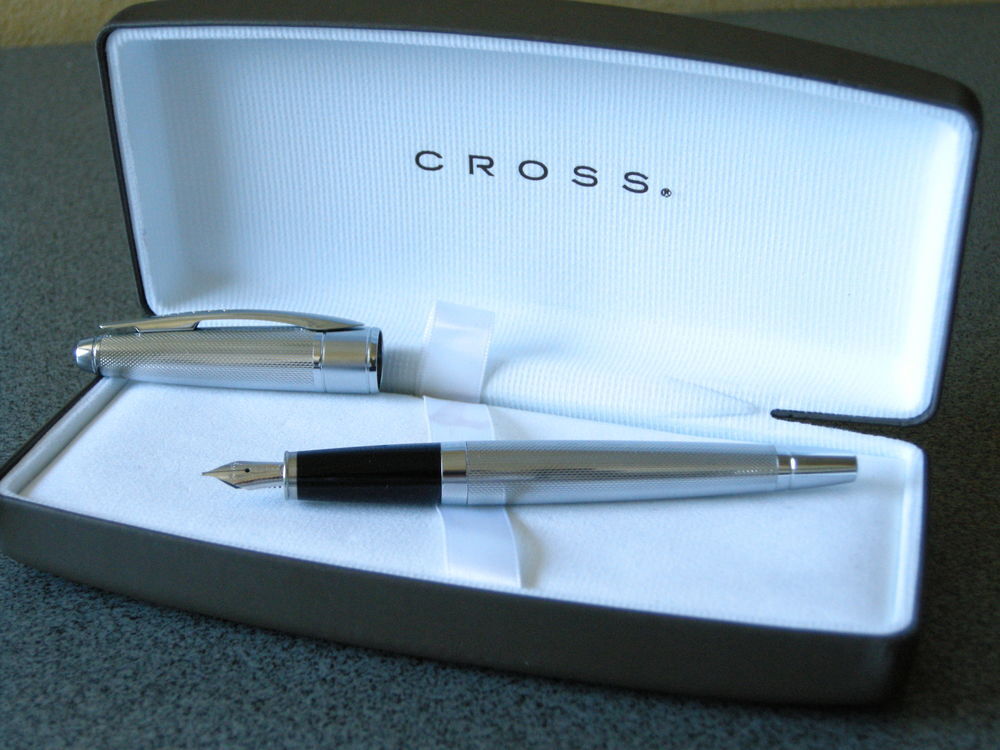 Stylo plume CROSS apog&eacute;e, plume or. Bijoux et montres