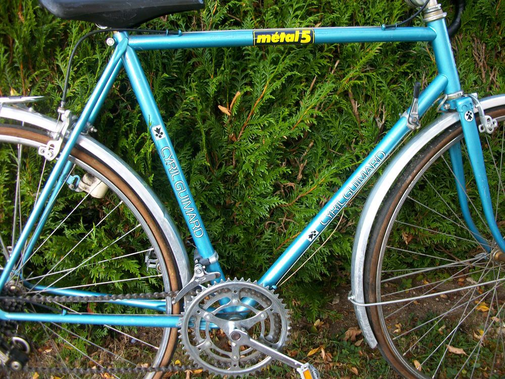 Ancien v&eacute;lo de route demi-course TBE 10 v. CYRIL-GUIMARD Vélos