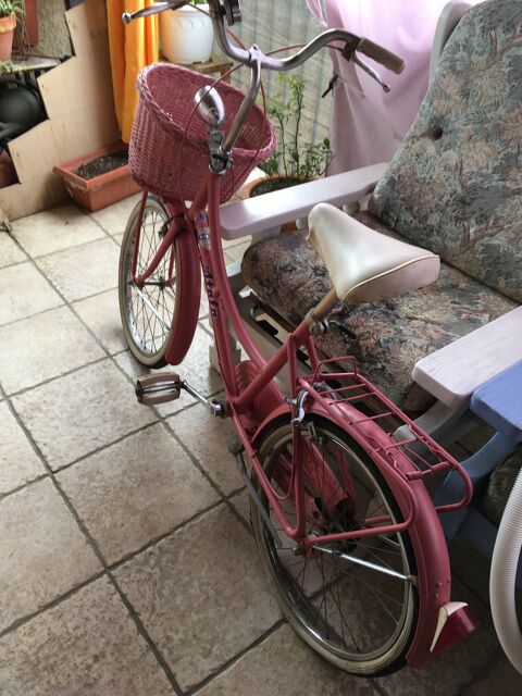 Tr�s joli mini v�lo avec panier style vintage tr�s bon �tat  50 Saint-Julien-les-Rosiers (30)