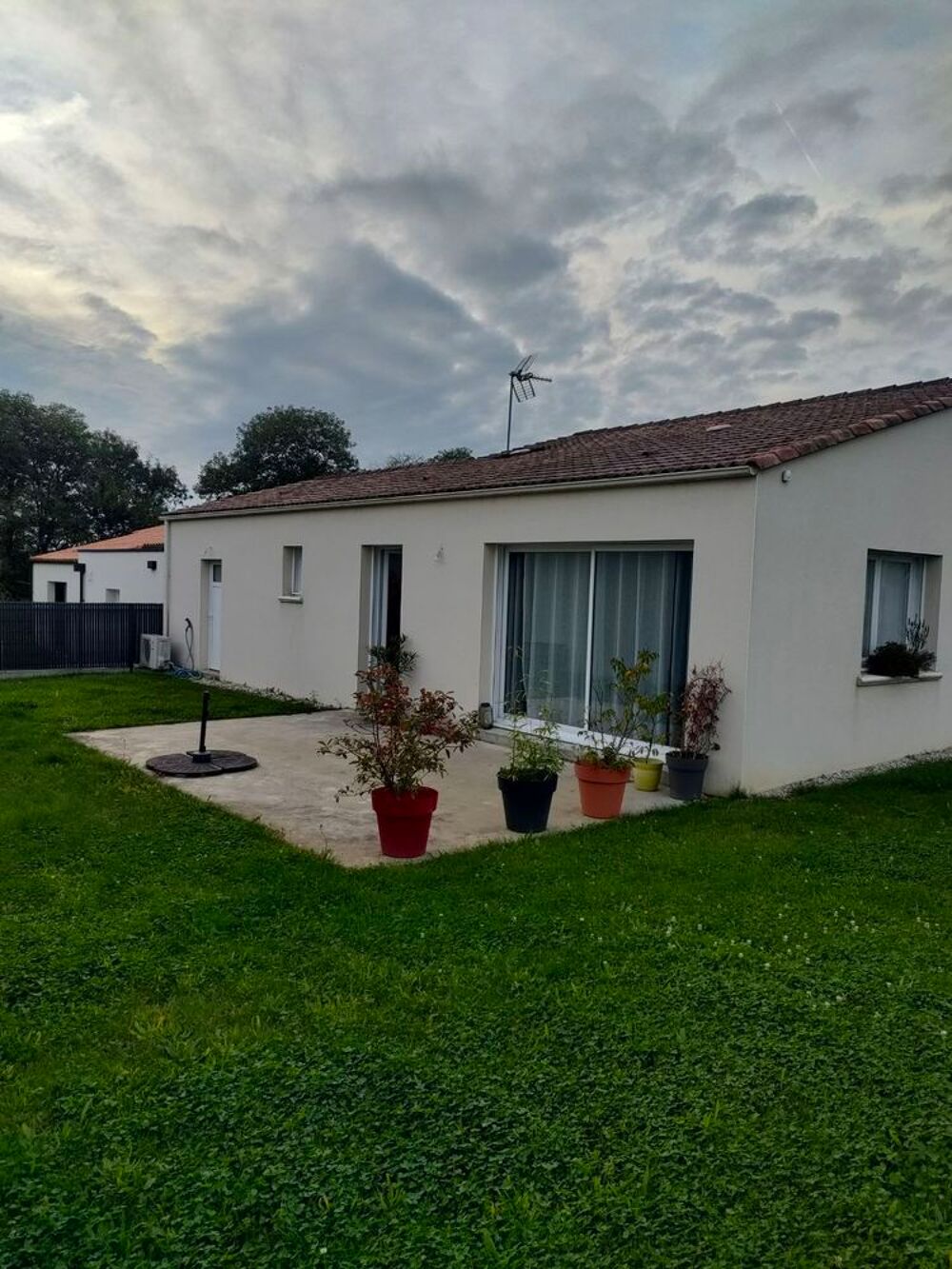 Location Maison MAISON INDIVIDUELLE -  MONTAIGU-VENDEE 85600 Montaigu
