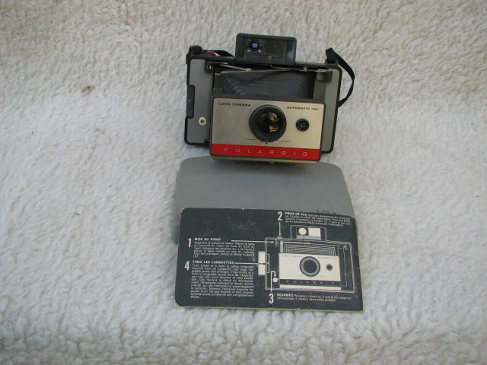 Appareil photo instantan&eacute; POLAROID 104 Photos/Video/TV
