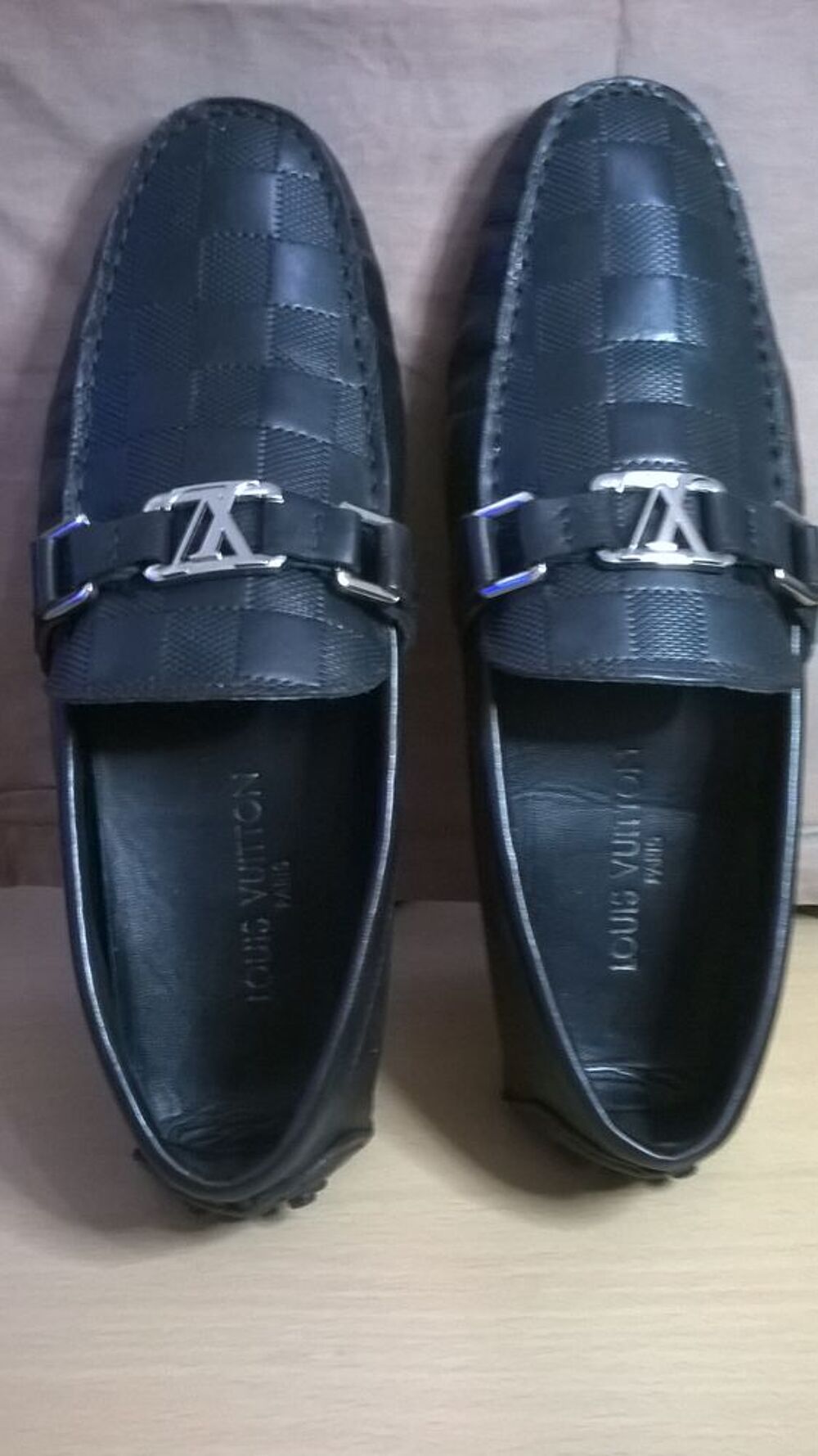 mocassins Vuitton en cuir noir vintage. Chaussures