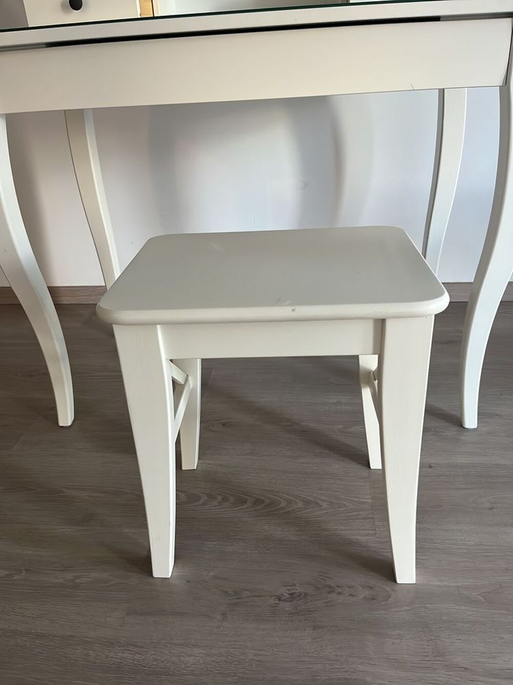 Coiffeur IKEA + tabouret Meubles