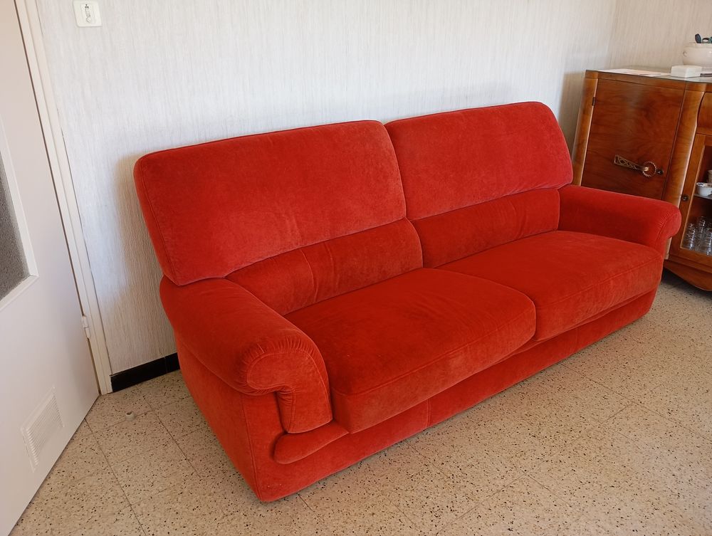 CANAPE 3 PLACE ET 1 FAUTEUIL COULEUR ROUGE Meubles