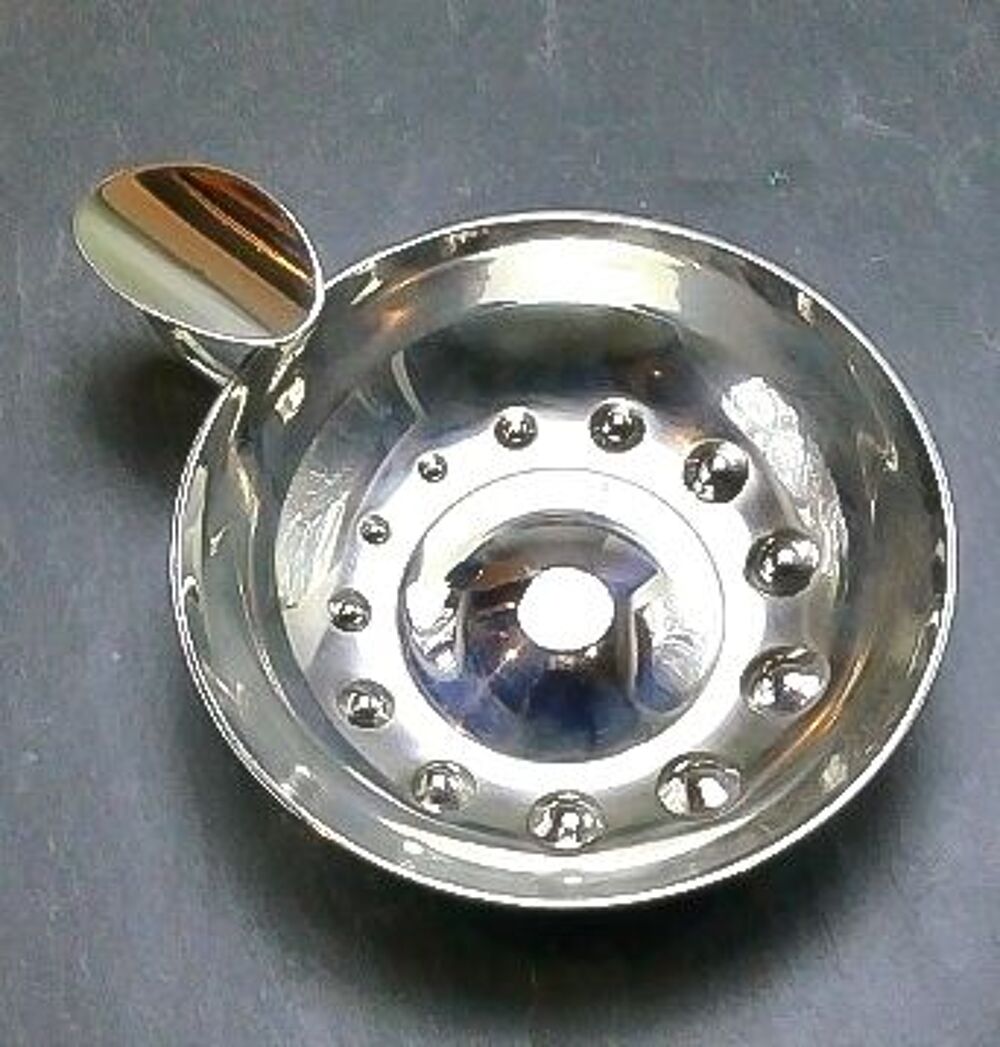 Tastevin en inox .
