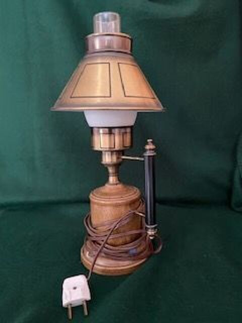 Petite lampe originale 35 Le Plessis-P�t� (91)