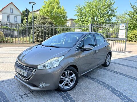 Peugeot 208 1.6 e-HDi 115ch FAP BVM6 Allure * (5 CV)