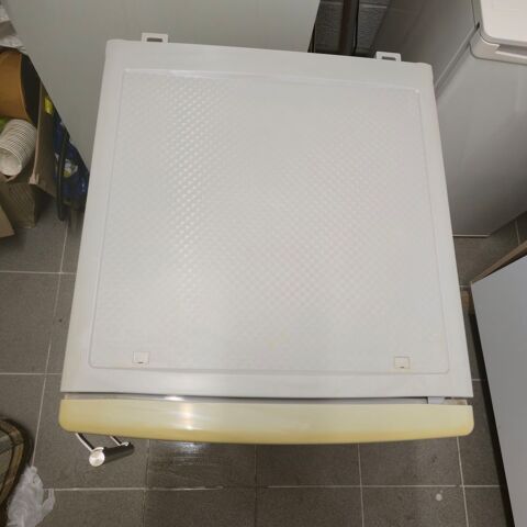 Frigo CANDY en tr�s bon �tat ? petit format pratique Thionville (57)