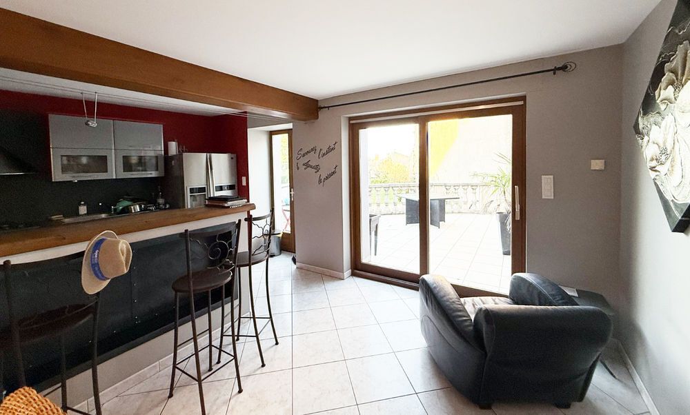 Vente Maison Maison de village rénovée avec 2 terrasses et terrain clos Tournus