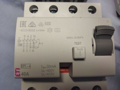 interrupteurs diffrentiel 3P+N  40A  30mA  EFI-4 30 Vendenheim (67)