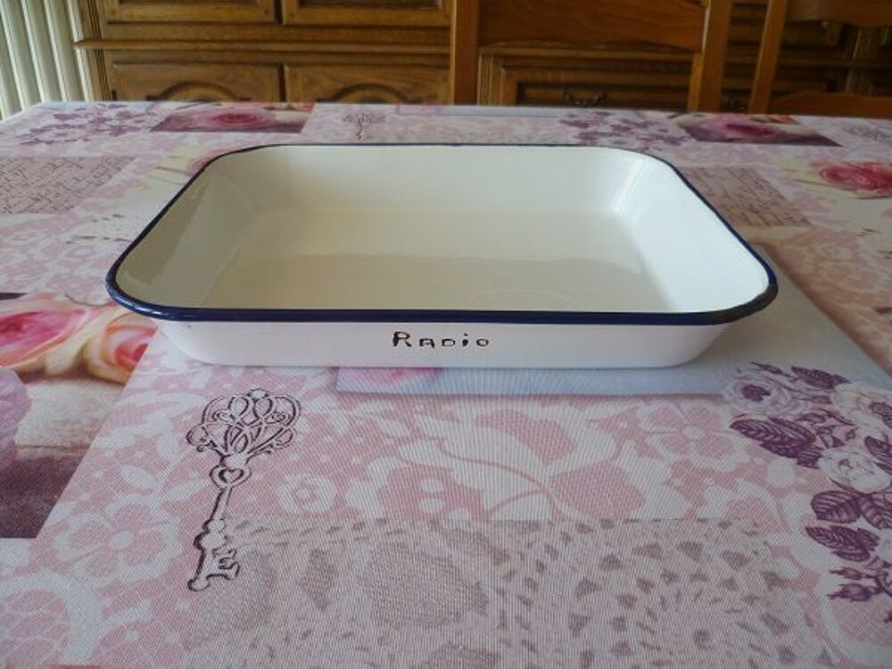 Plateau m&eacute;tal porcelaine Hopital vintage ancien brocante Décoration