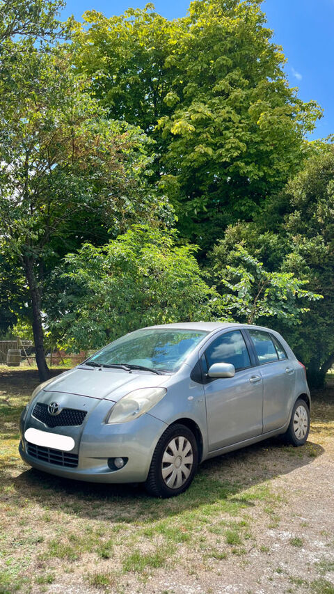 Toyota yaris 1.4 - 90 D-4D