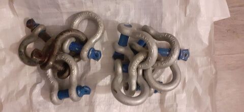 Lot de 9 grandes Manilles  de levage  neuf  4 T  135 Viry-Ch�tillon (91)