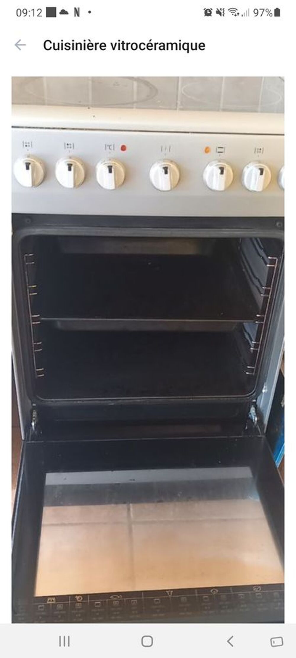 Cuisini&egrave;re vitroc&eacute;ramique Electroménager