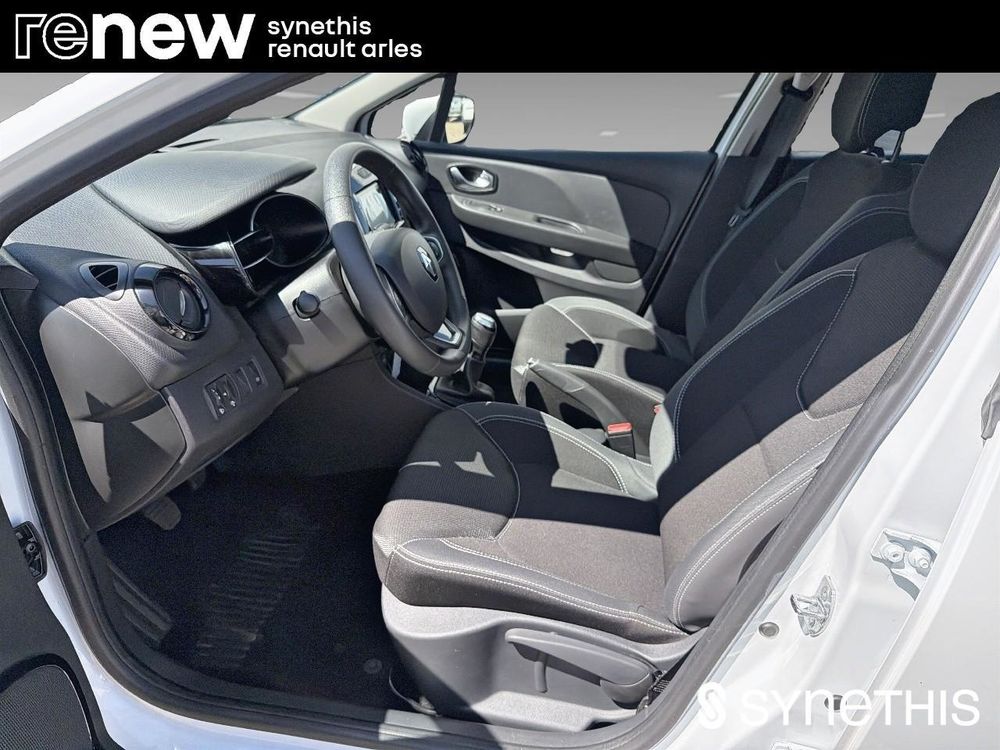 Clio IV CLIO SOCIETE DCI 90 ENERGY ECO2 82G AIR MEDIANAV 2018 occasion 13200 Arles
