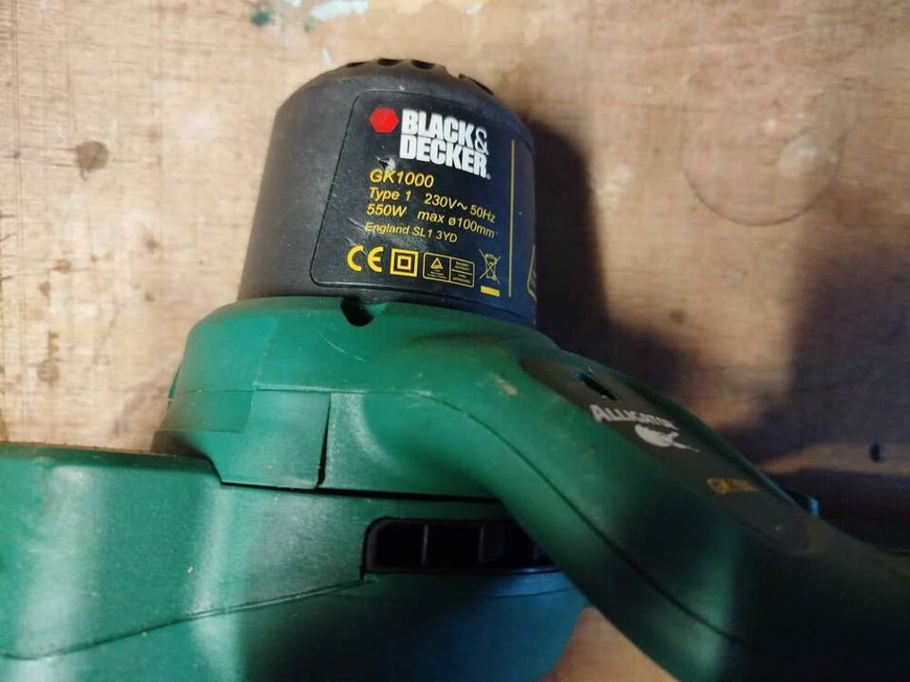 un coupe branche alligator
black et decker Bricolage