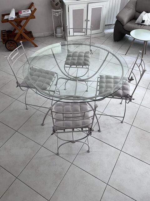 table+4 chaises en ferronnerie d'art 390 La Baule-Escoublac (44)