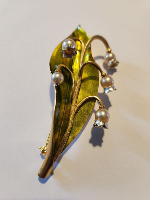 Broche Muguet fleurs + feuille émaillée ANTIGONA 180 Vigneux-sur-Seine (91)
