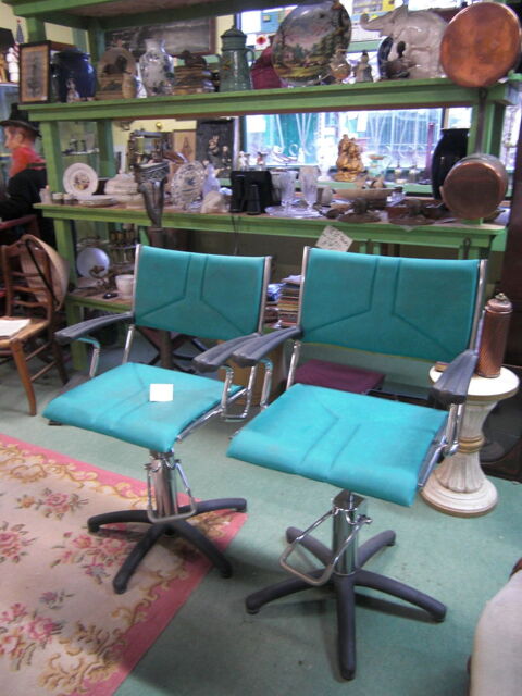 Fauteuil de coiffeur vintage ancien 120 Château-l'Évêque (24)