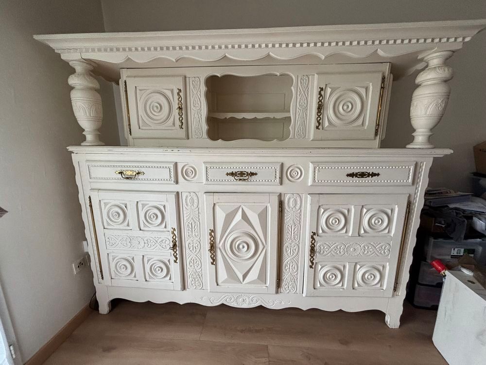 Buffet ancien en bois massif peint tr&egrave;s bon &eacute;tat Meubles