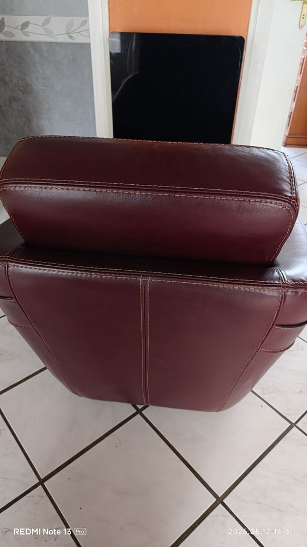 Canap&eacute; cuir 2 places et fauteuil Meubles