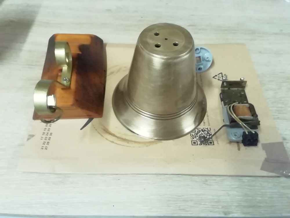 Magnifique Cloche bronze electrique 220v vintage ann&eacute;e 1950 