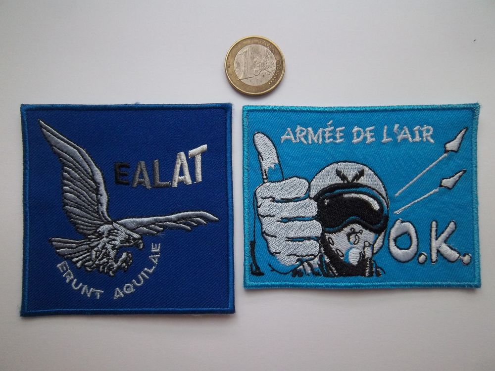 lot 2 &eacute;cussons militaire collection air insigne patch 