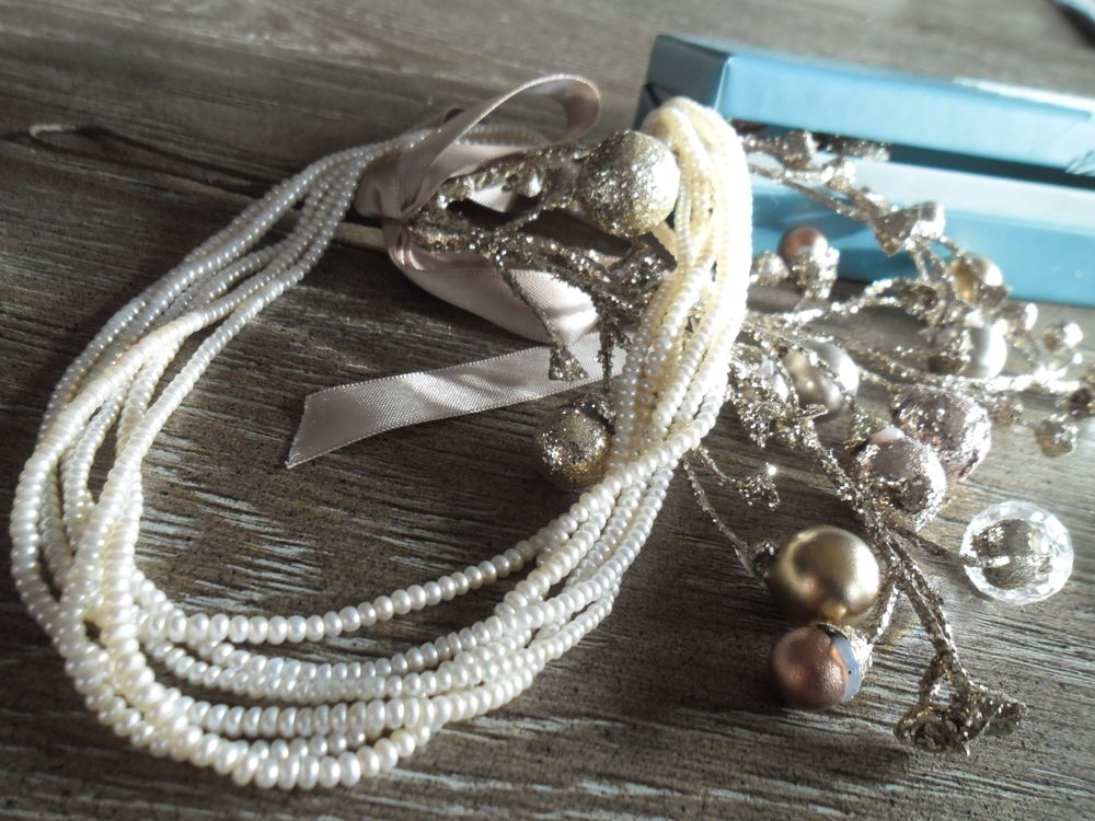 Collier perles de culture six rangs, fermoir or 18 carats Bijoux et montres