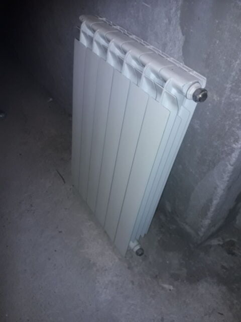RADIATEUR EN FONTE ALU 40 40 Marseille 13 (13)