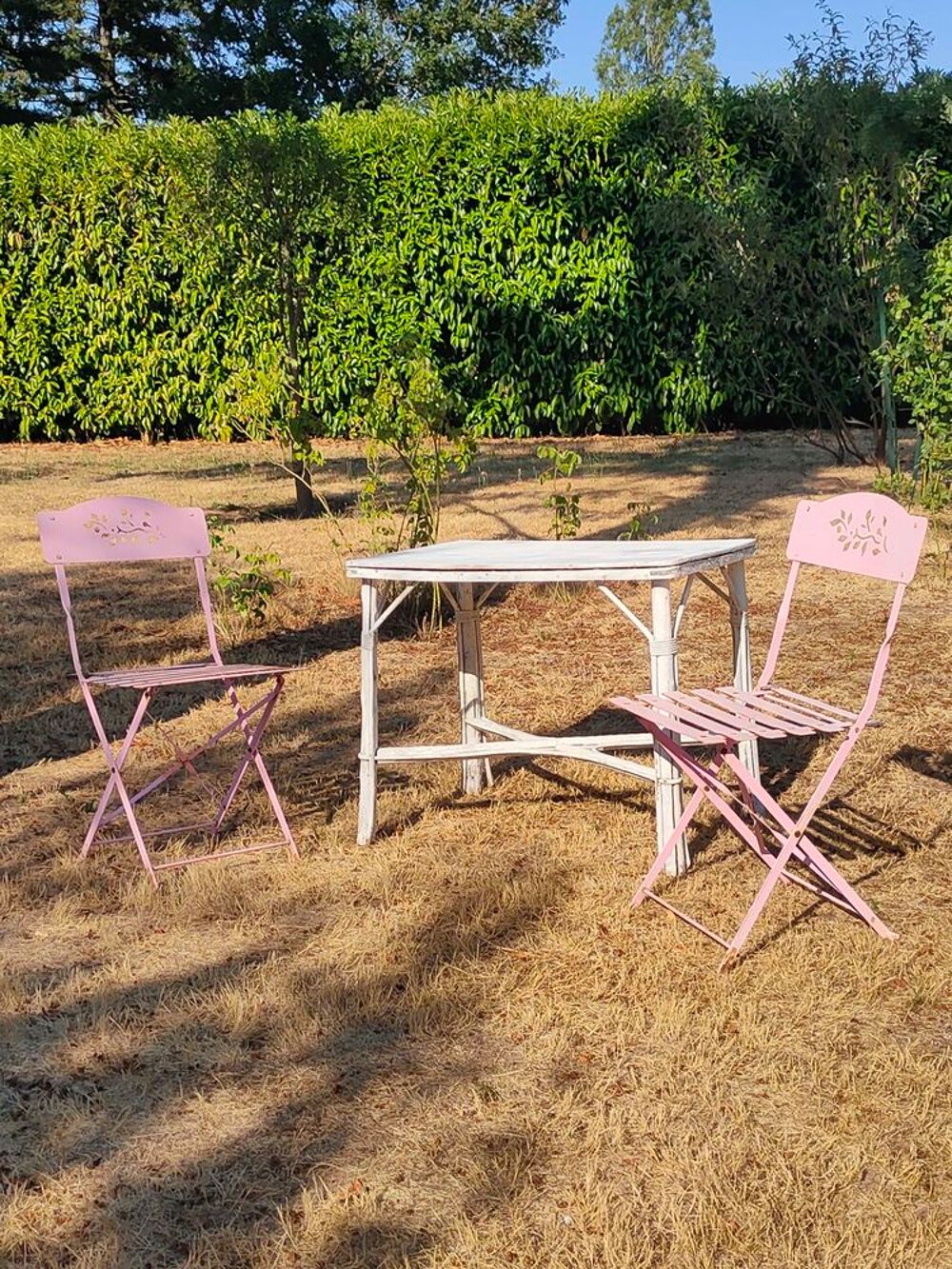 Salon de jardin blanc et rose Jardin