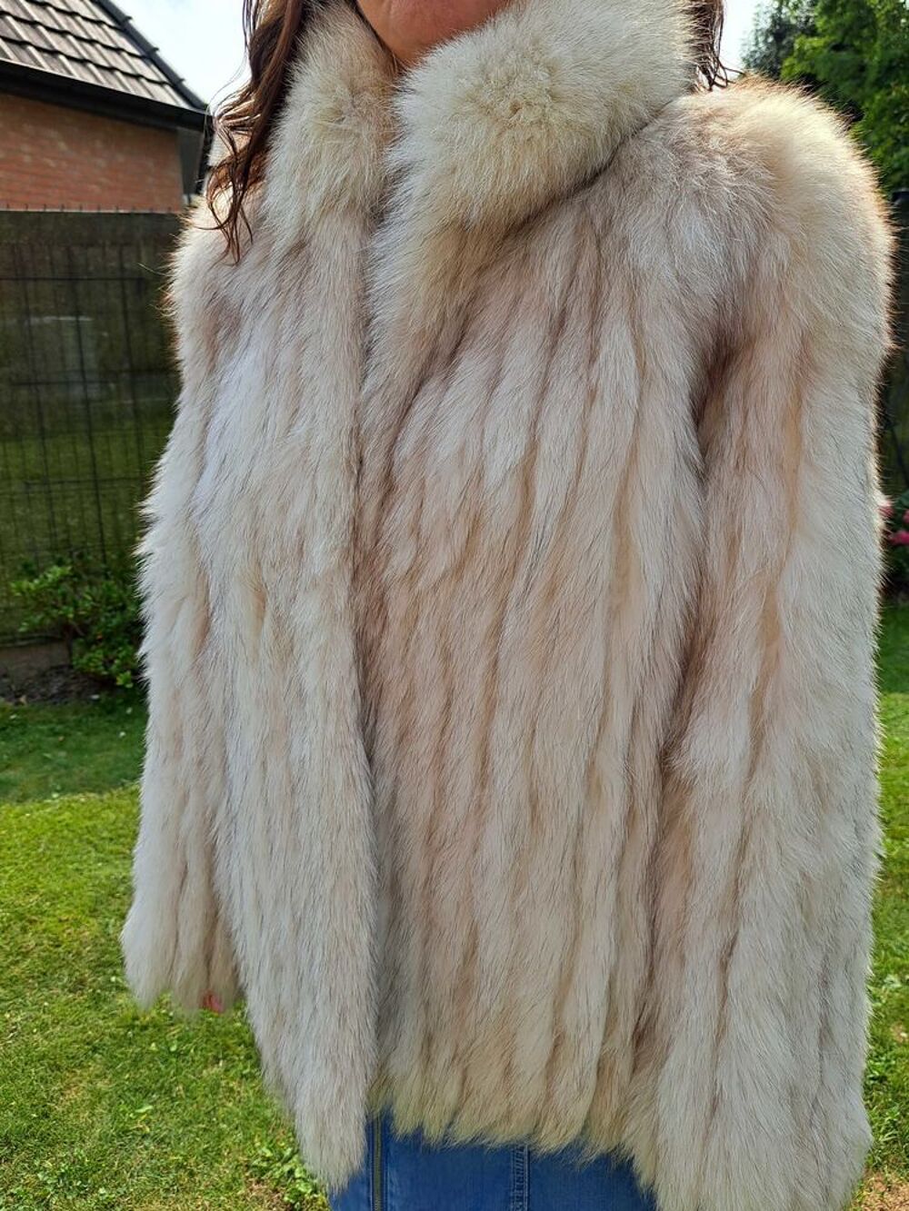 veste fourrure renard blanc et argent Vêtements