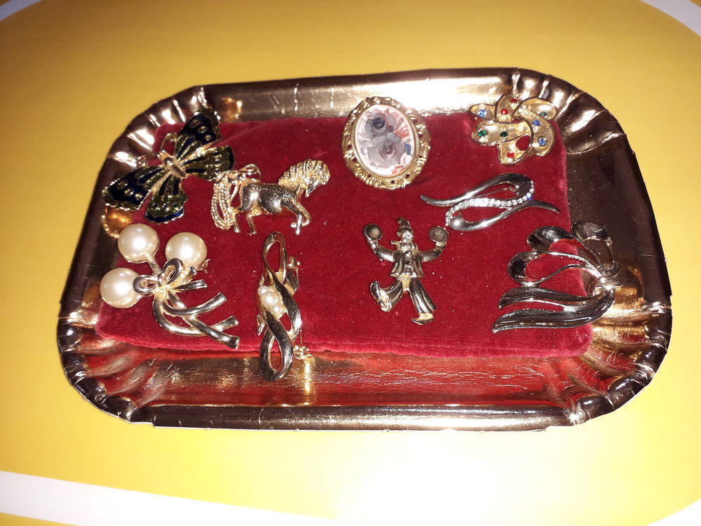 BIJOUX FANTAISIE LOT N&deg; 4 Bijoux et montres