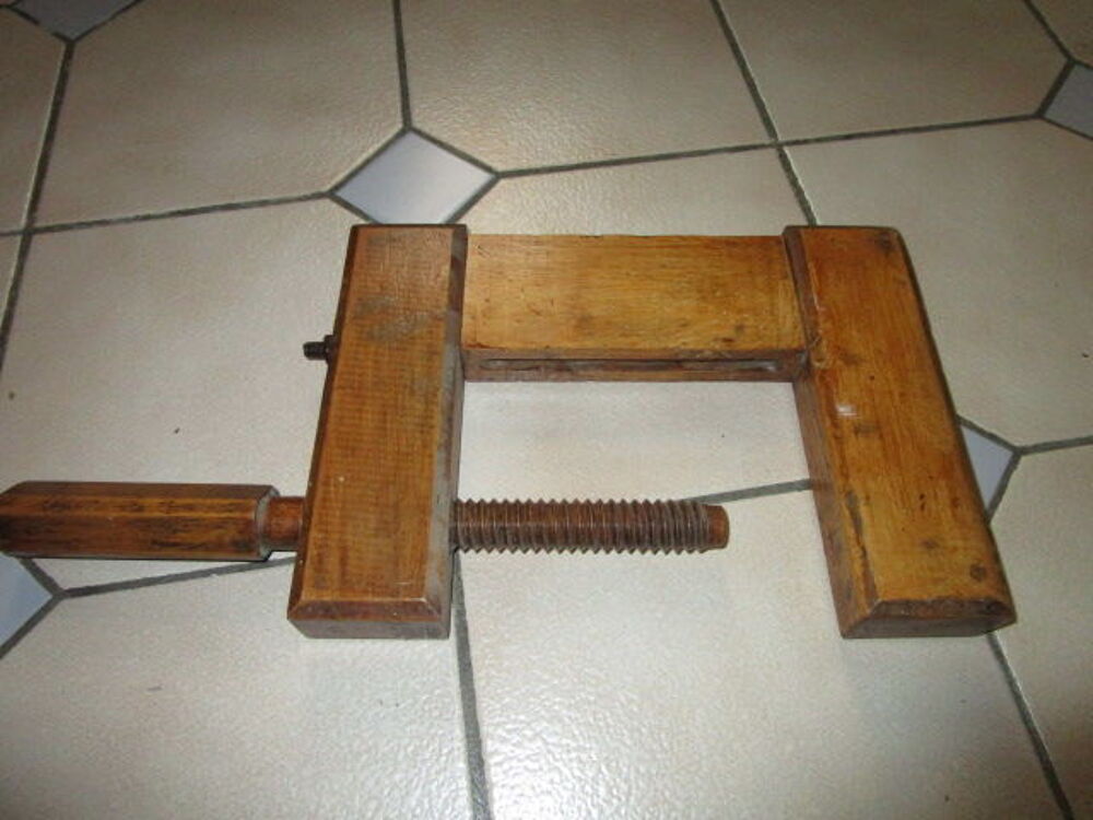 SERRE JOINT Bricolage