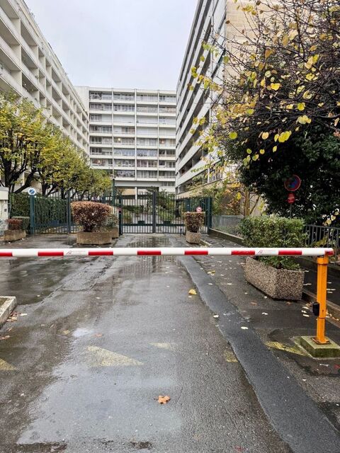  Parking / Garage  louer 8 m