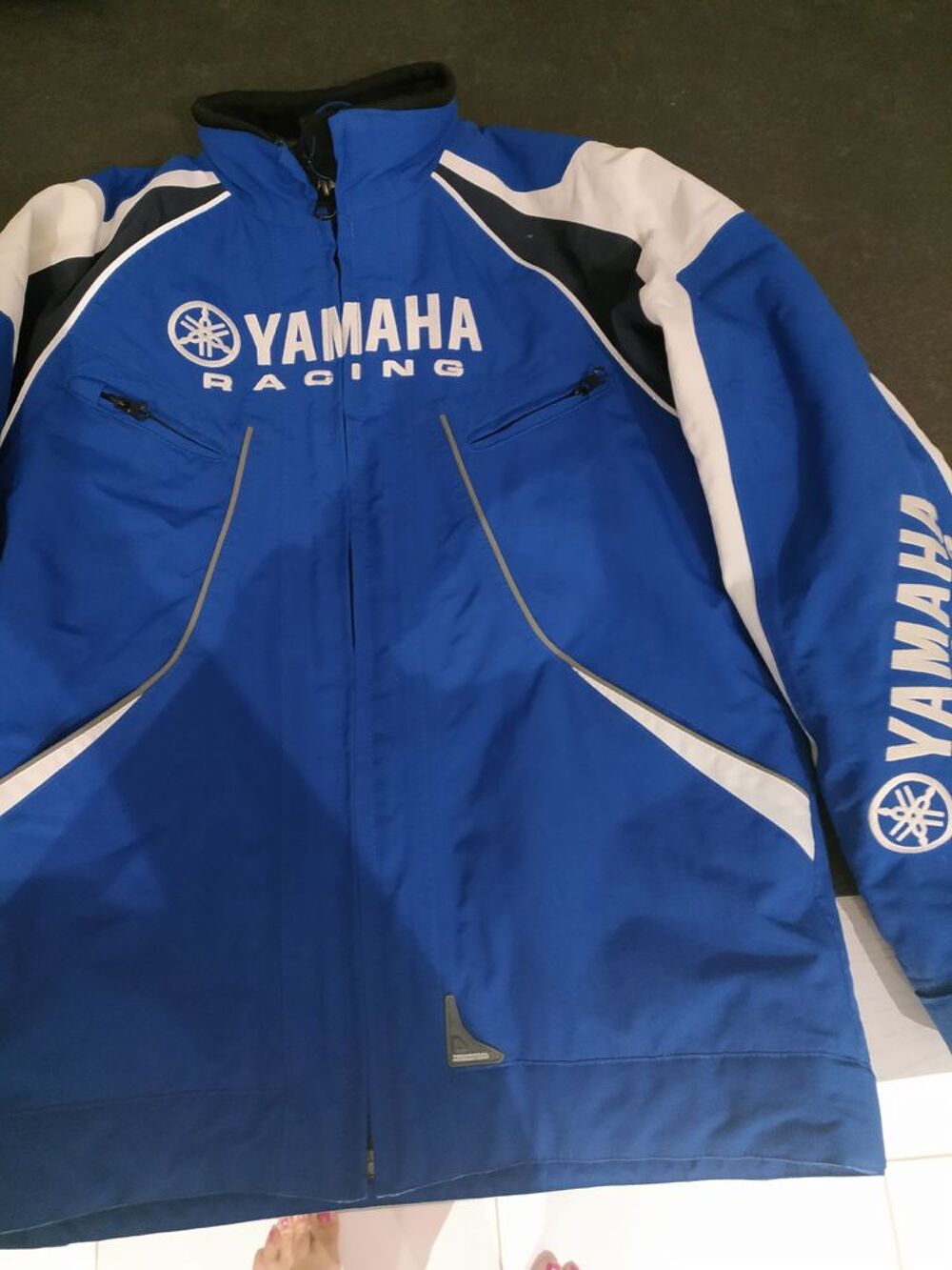 Blouson moto t 14 ans mais taille petit bon &eacute;tat pas d envoi Vêtements enfants