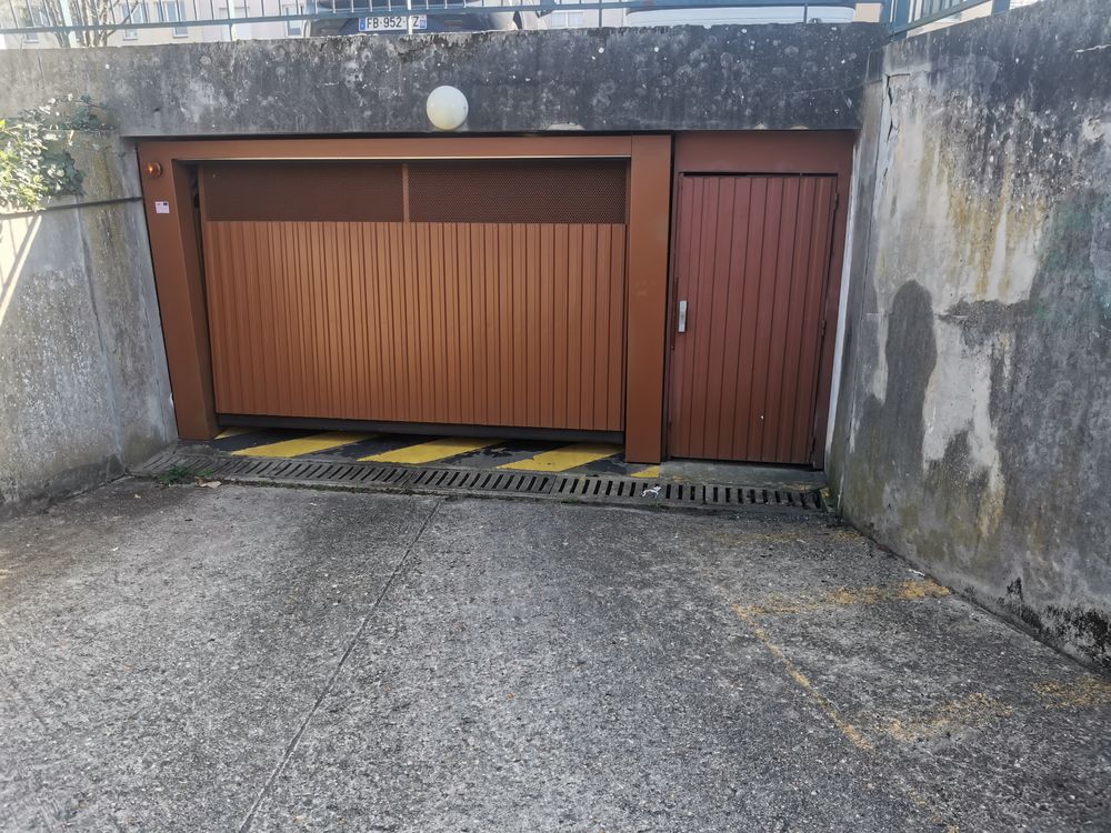 Location Parking/Garage EVRY Village : BOX en sous-Sol - secteur AGUADO Évry