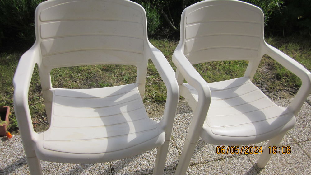 4 FAUTEUILS DE JARDIN EN RESINE BEIGE MARQUE FLAIR PLAISIR Jardin