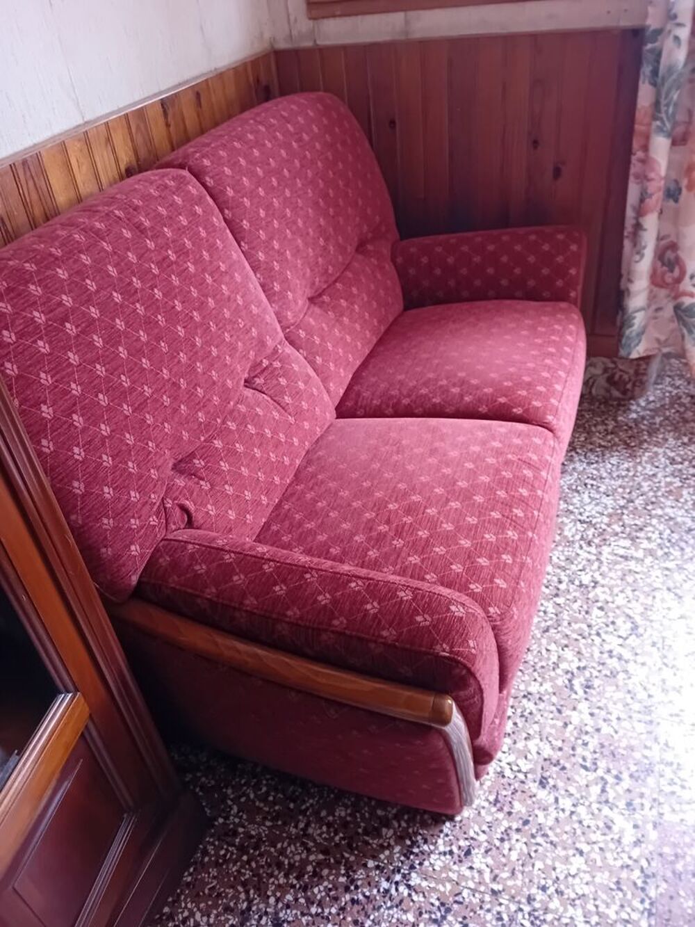 Canap&eacute; et fauteuil assorti tr&egrave;s bon &eacute;tat Meubles