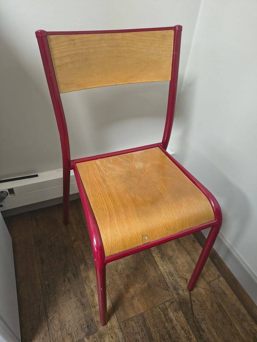 Chaise de classe rouge Meubles