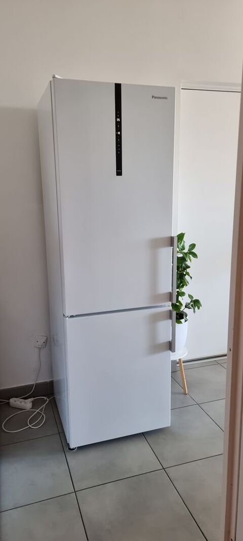 Refrigerateur-congelateur armoire PANASONIC NR-BN31AW2 240 Sète (34)
