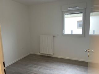  Appartement à louer 3 pièces 65 m²