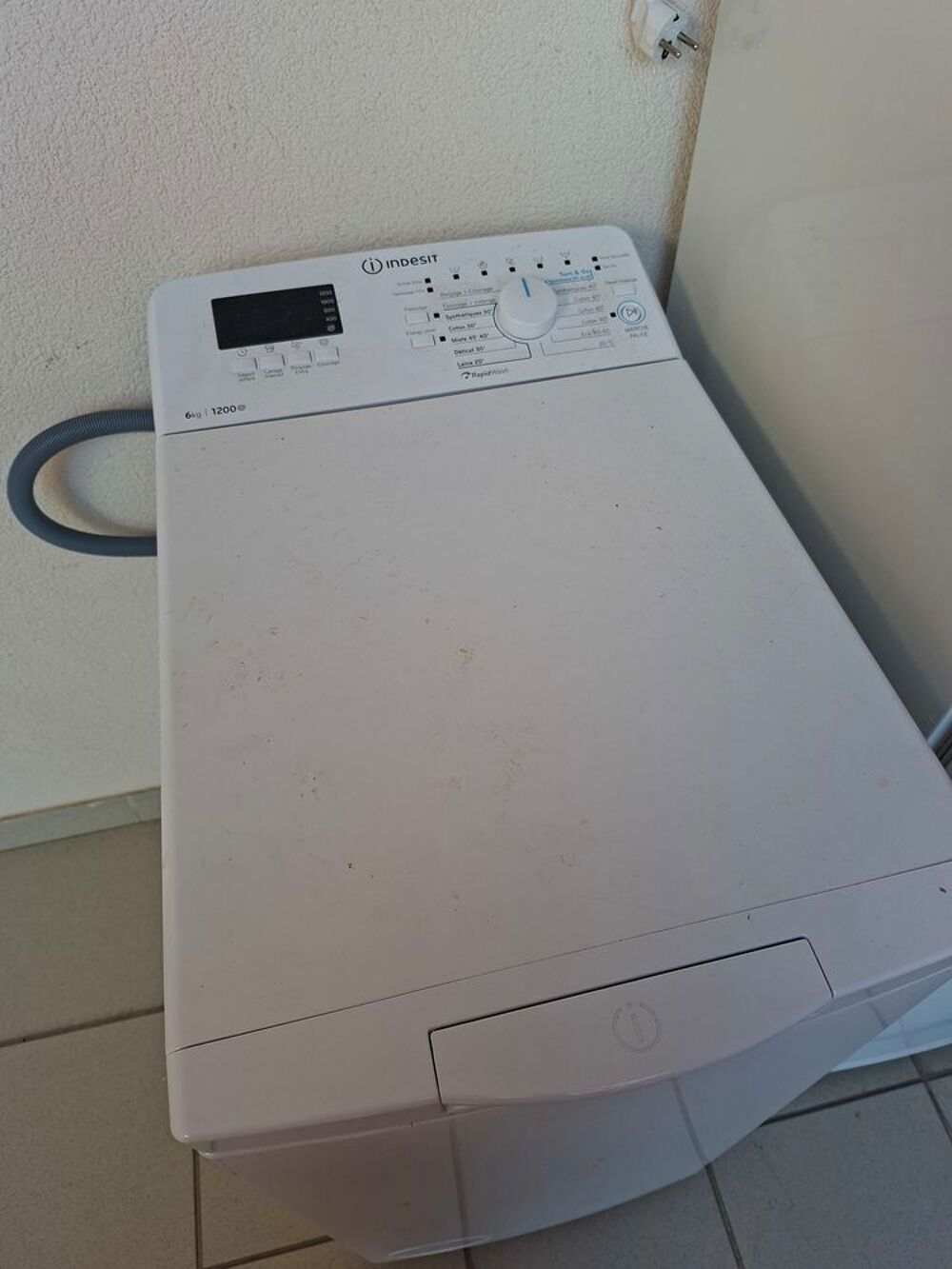 Lave-linge Indesit &agrave; chargement sup&eacute;rieur
- Marque : Indesit Electroménager