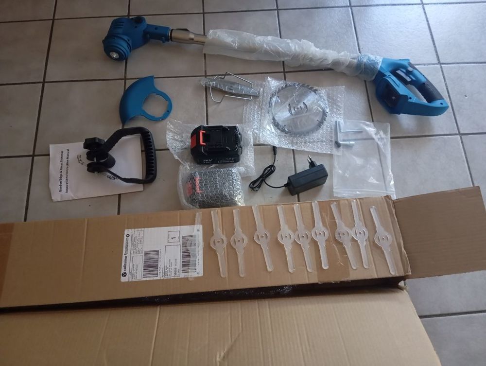 D&eacute;broussailleuse &eacute;lectrique &agrave; 2 batteries Bricolage