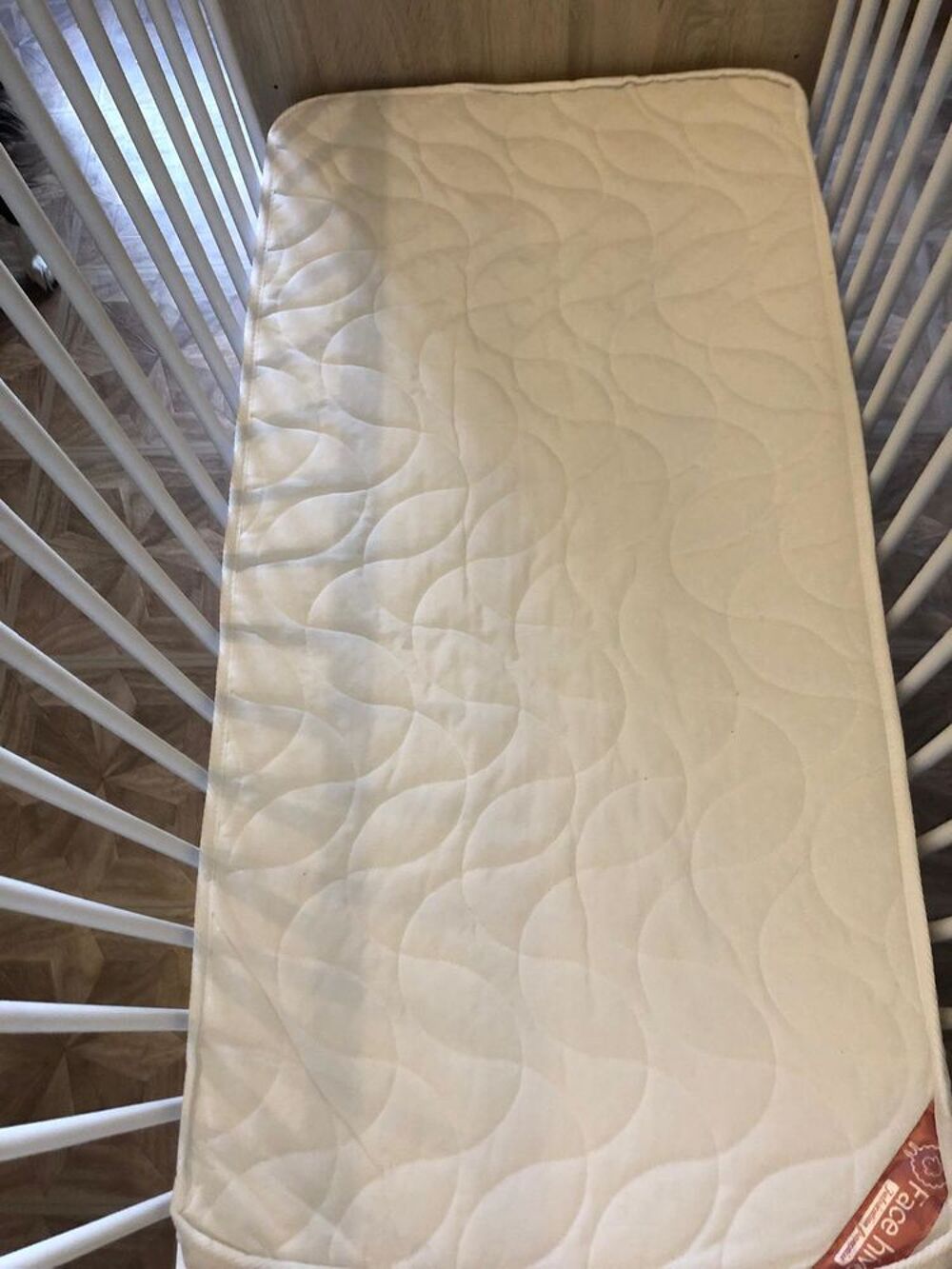 Lit b&eacute;b&eacute; &agrave; barreaux bois Mobilier enfants